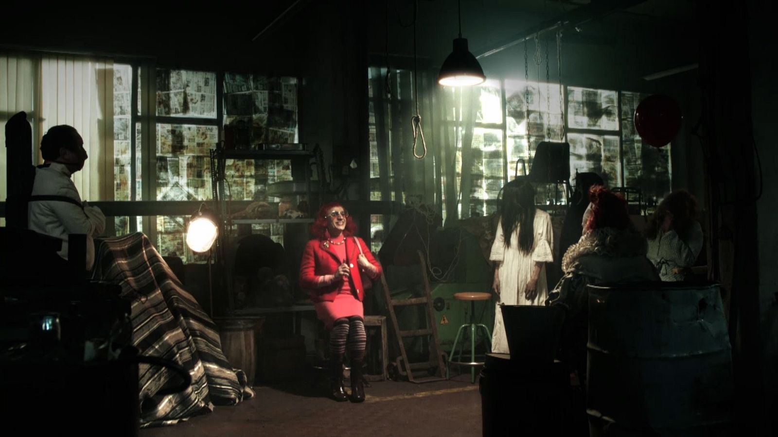 El juego del camelar - Ya no damos miedo - Especiales Nochevieja con José Mota | Ver