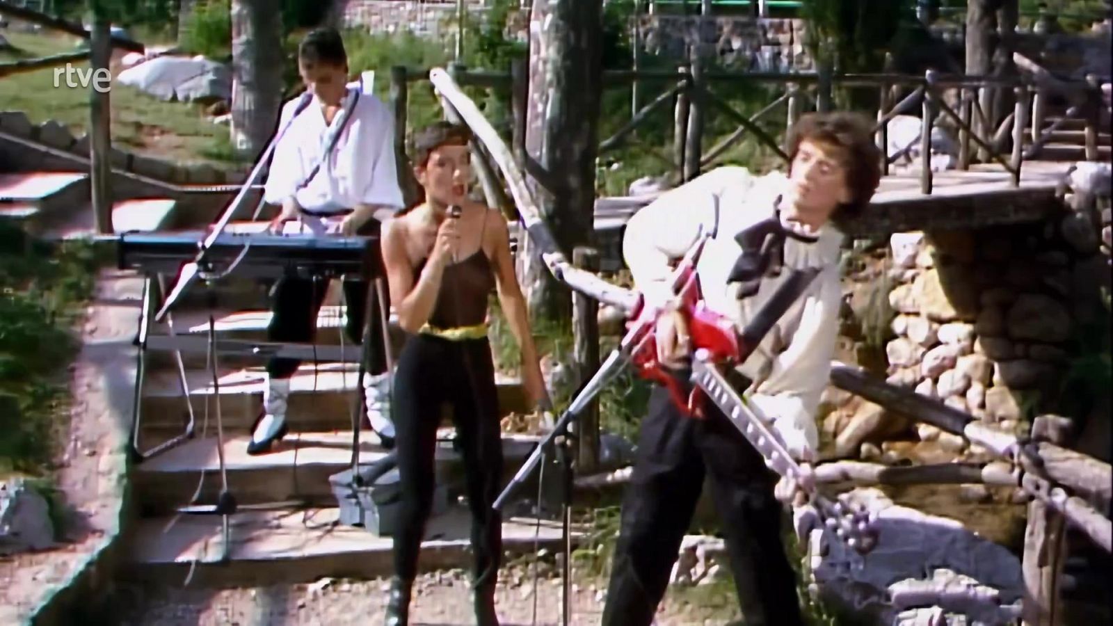 Viaje al centro de la tele - Música en la tribu - Viaje al centro de la tele | Ver