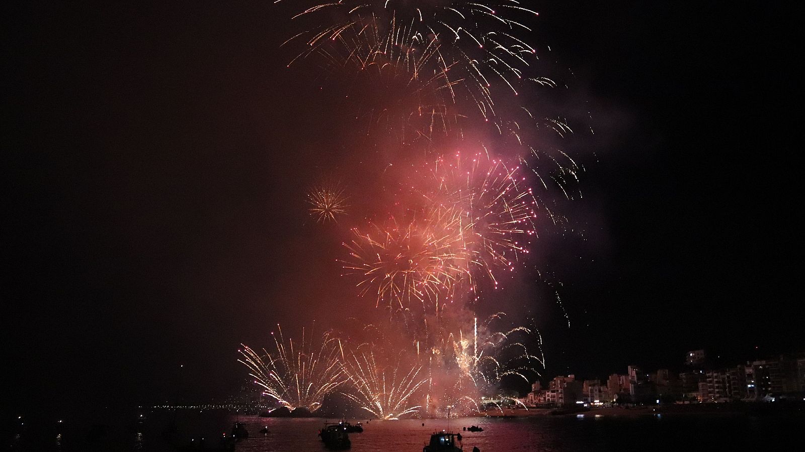 Festival pirotécnico: cuidado con las multas - Mañaneros 360 | Ver