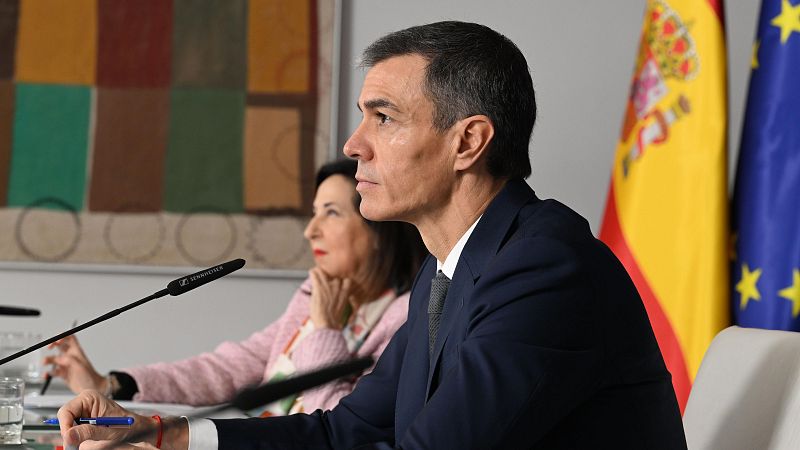 Los políticos aprovechan los últimos minutos del año para lanzar sus discursos - Telediario 2 | Ver