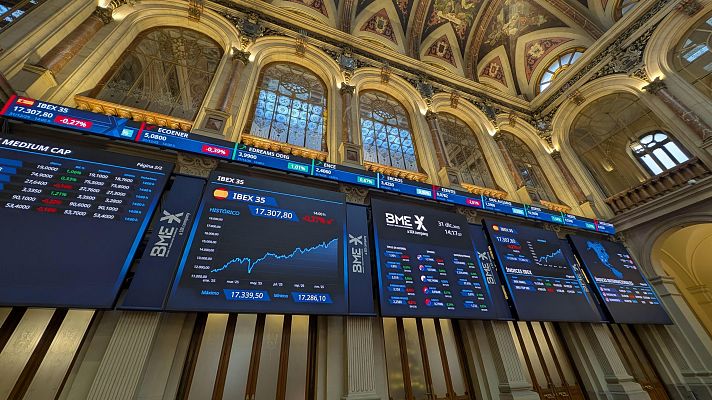 El IBEX-35 cierra con una revalorización cercana al 50% - Telediario 2 | Ver