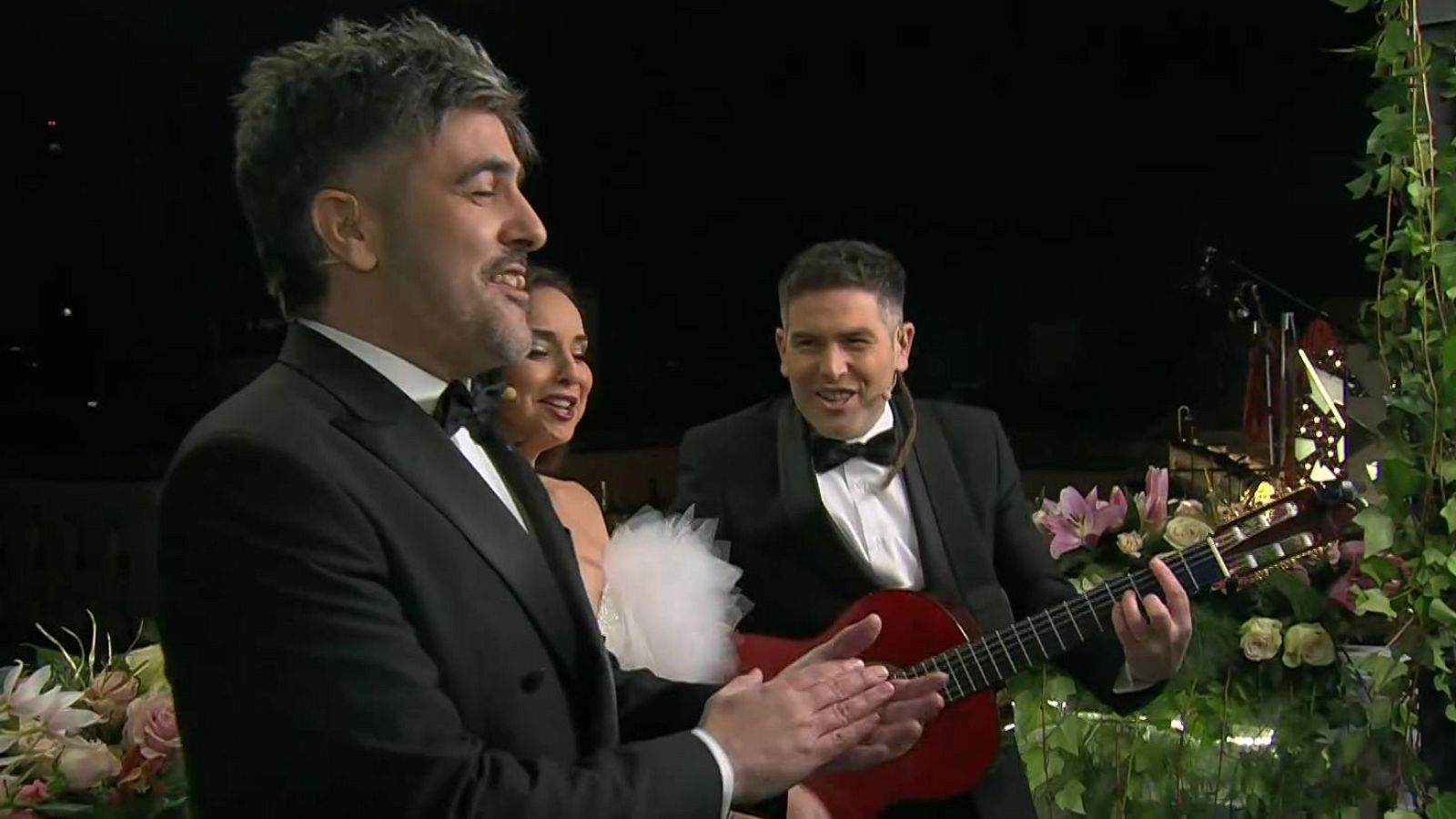 La explicación del carrillón y los cuartos según Estopa | Ver video - Campanadas de Fin de Año | Ver