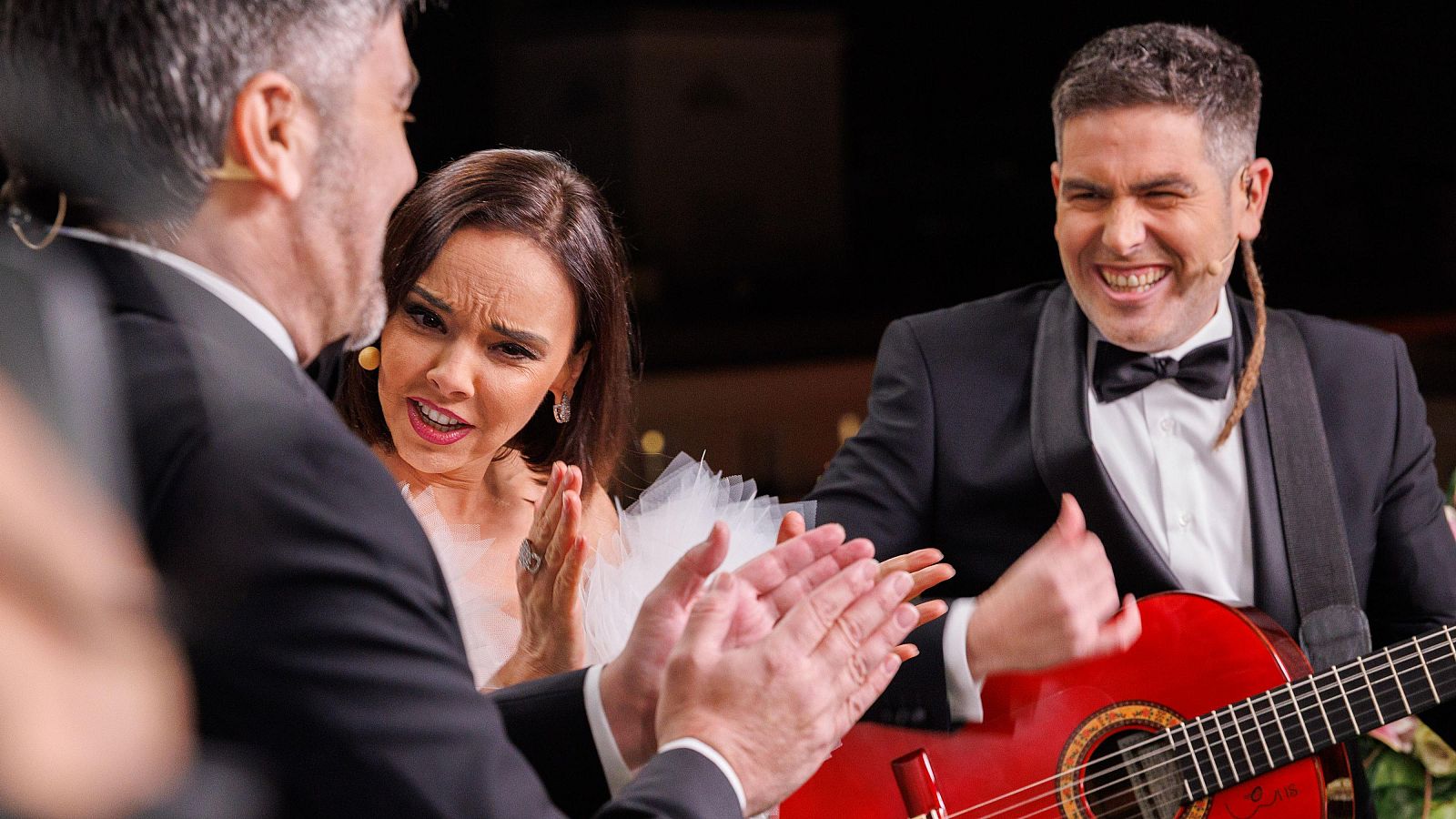 Estopa y Chenoa cantan "VILLA & ZIKO" | Ver vídeo - Campanadas de Fin de Año | Ver