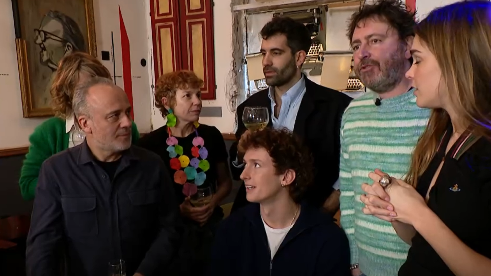 Nos tomamos las uvas con el equipo de 'Rondalla' - Telediario 1 | Ver