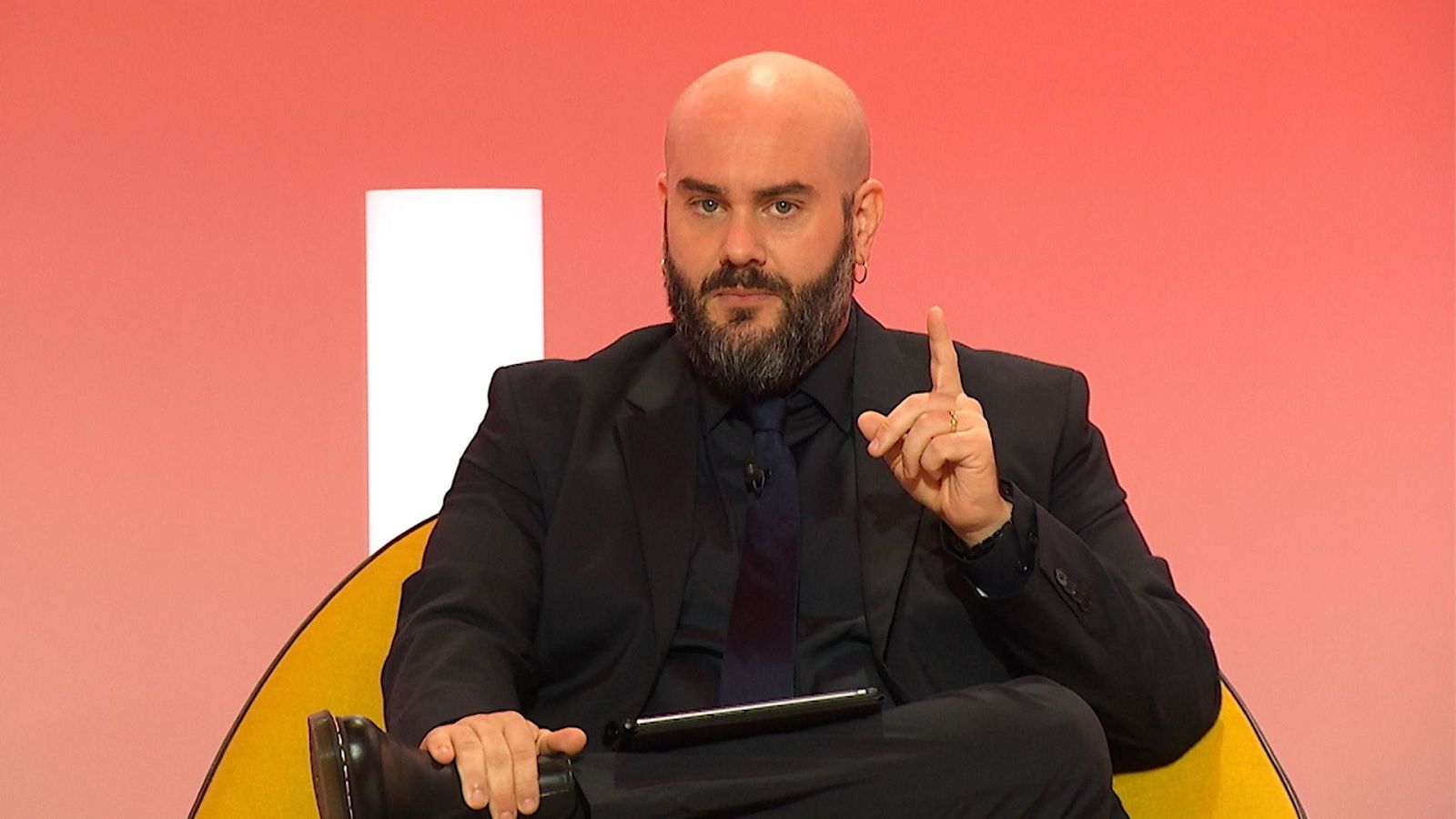 'I tu què faries?', el nou programa de La 2Cat presentat per Patrick Urbano