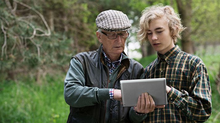 Telediario 2 - Brecha generacional entre los jóvenes y los baby boomers