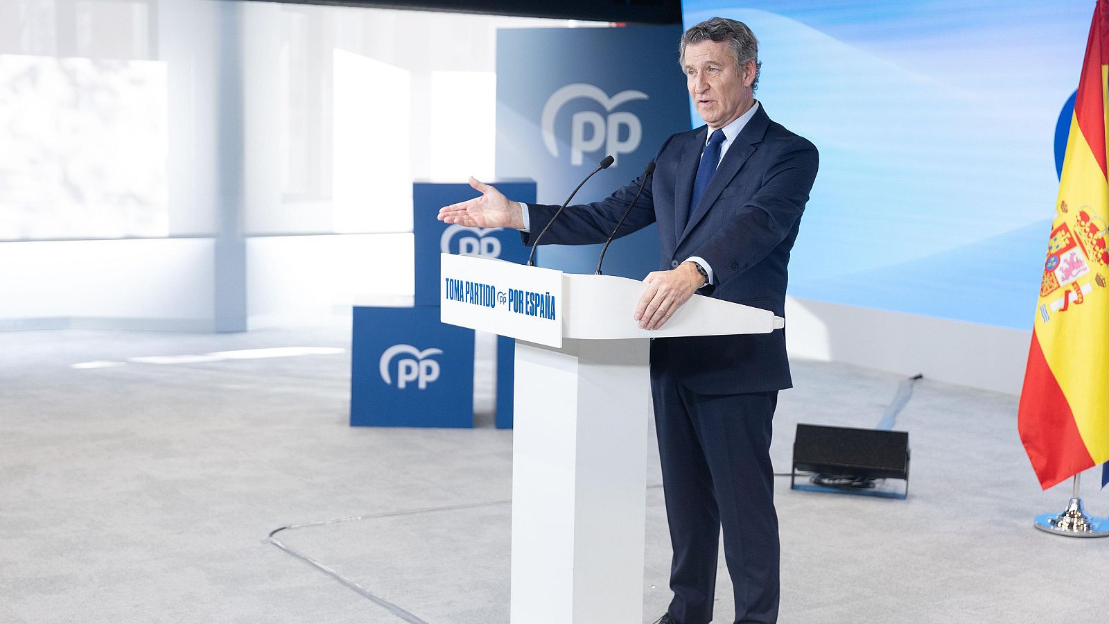 Feijóo remite a la jueza nuevos mensajes con Mazón del día de la dana: "Lleva la iniciativa en la comunicación, es la clave"