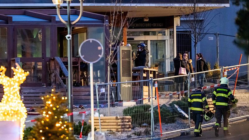 Unas bengalas pegadas a botellas de champán, principal hipótesis del origen del incendio de Crans-Montana | Ver