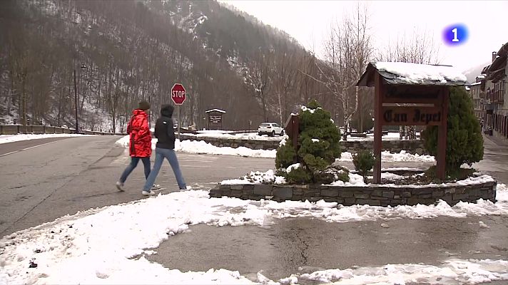 L'Informatiu - Dilluns de fred, neu, vent i mala mar