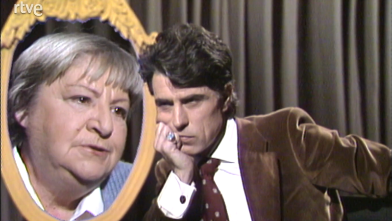 De cerca - Gloria Fuertes - De cerca | Ver