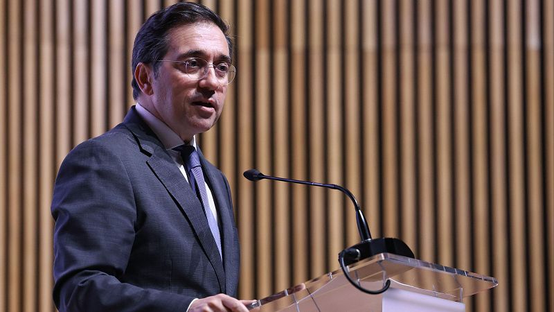 Albares: "España no va a resignarse a ver como se desguaza poco a poco el orden internacional" | Ver