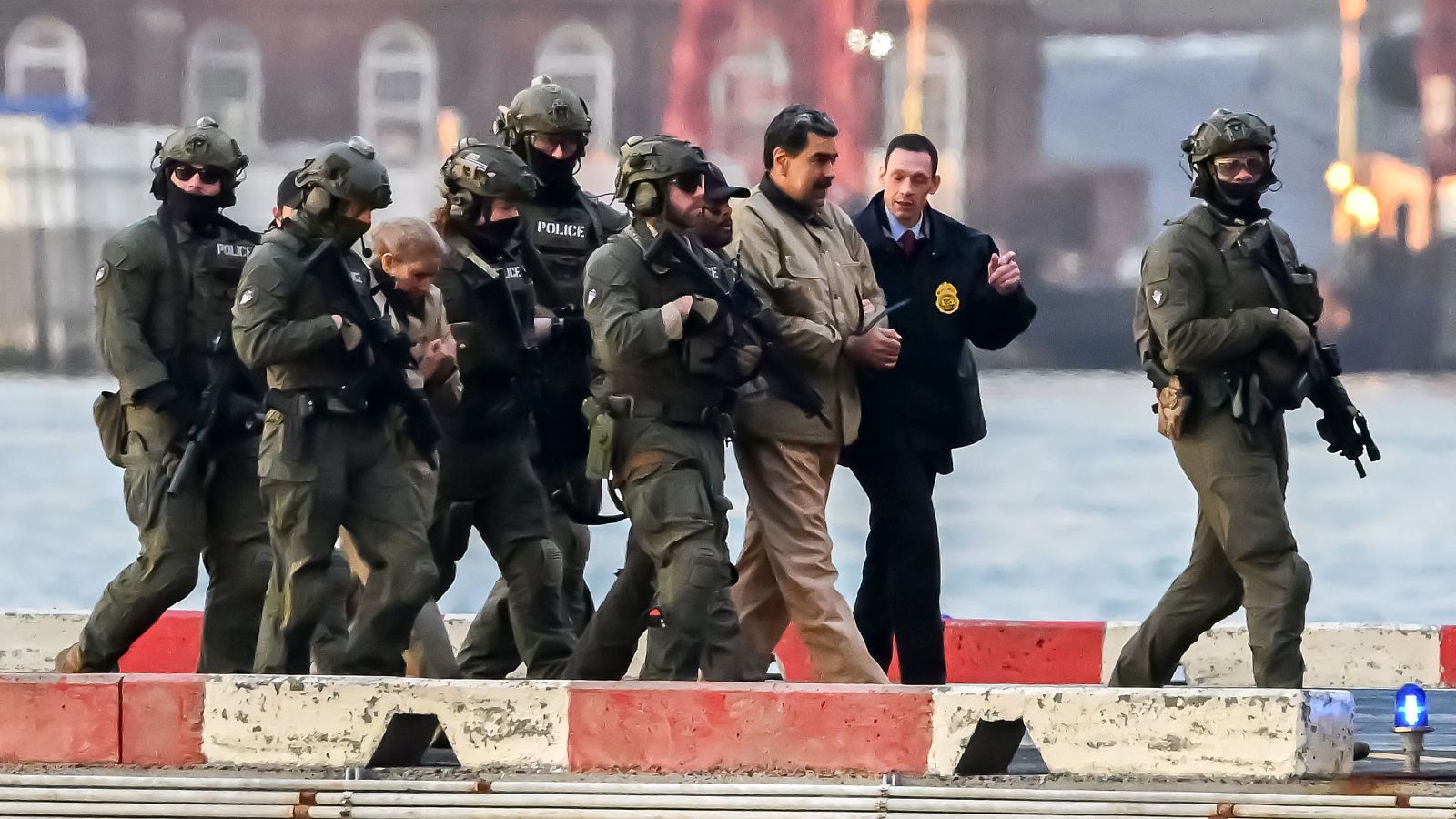 Maduro y su esposa se declaran inocentes ante el juez - Informativo 24h | Ver