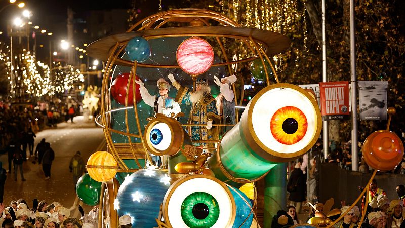 Los Reyes Magos encienden la ilusión en Madrid y Barcelona