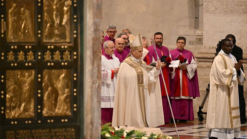 El Día del Señor - Misa Epifanía el Señor (Reyes) desde la Basílica San Pedro, Roma - El día del Señor | Ver