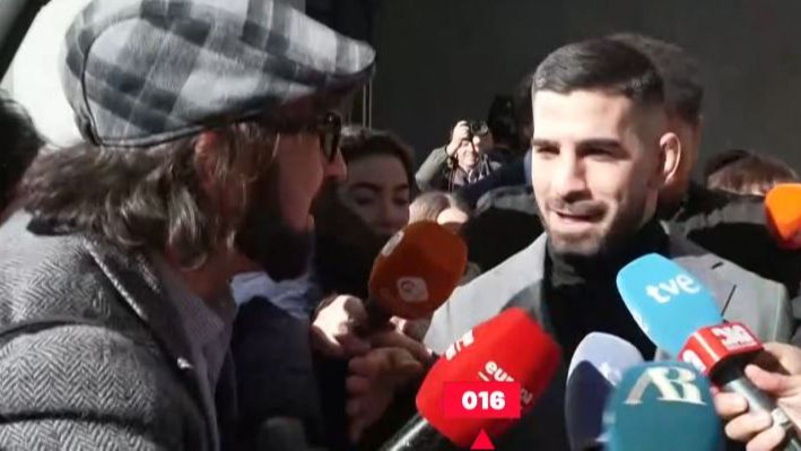 El boxeador, Ilia Topuria, declara en el Juzgado de Violencia contra la Mujer de Móstoles - Directo al grano | Ver