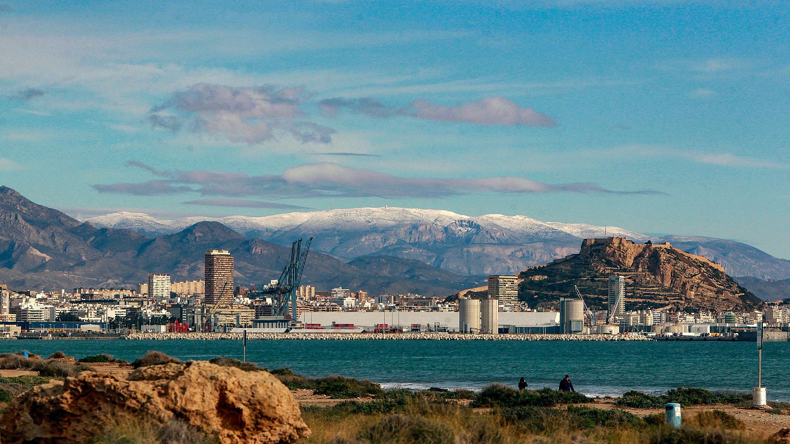 Neu als cims de les muntanyes valencianes després del dia de reis més fred dels últims 40 anys - L'informatiu - Comunitat Valenciana | Ver