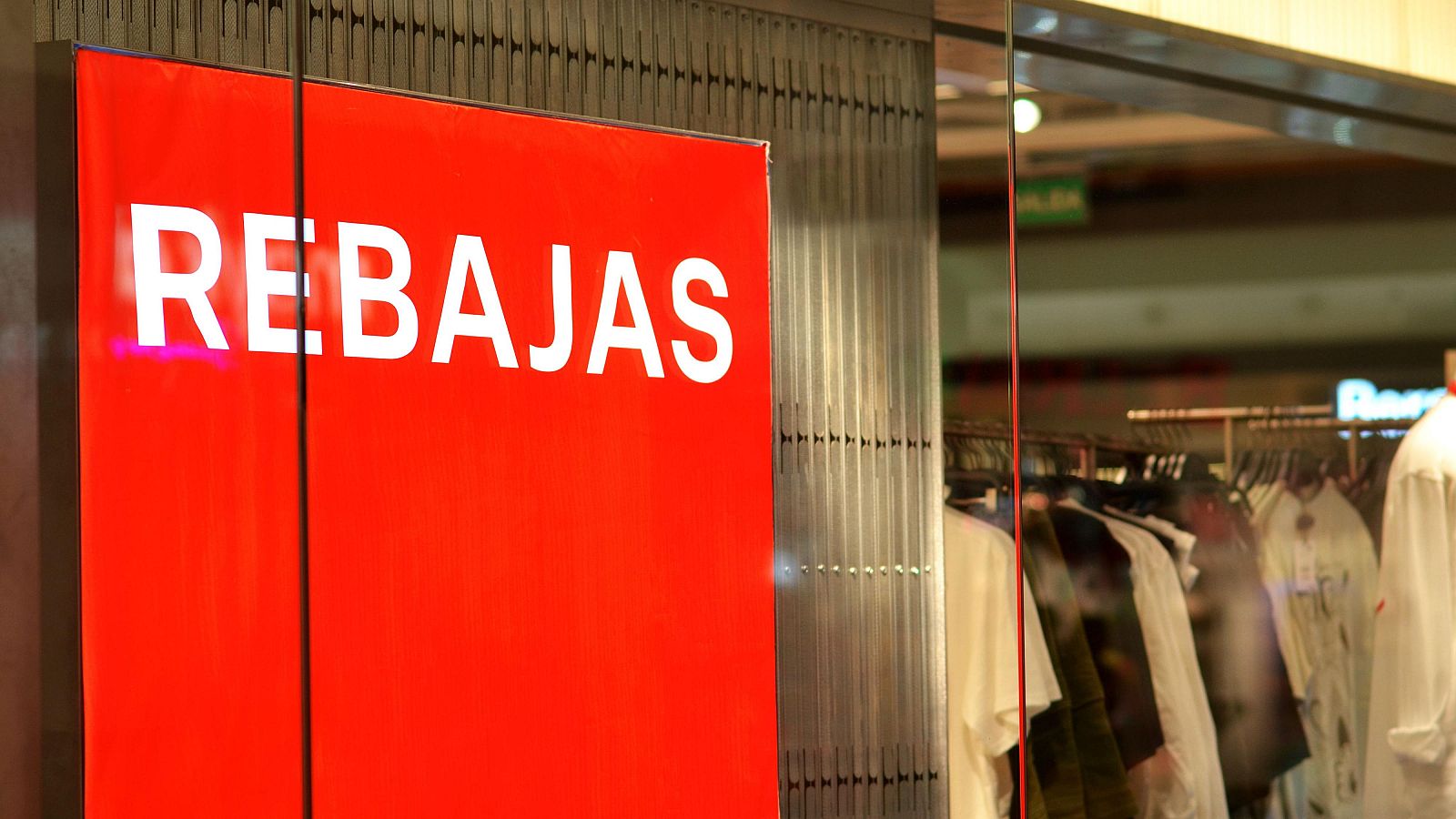 Comienzan las rebajas de enero: consejos de expertos - Telediario 1 | Ver