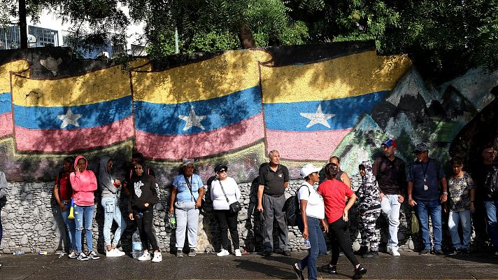 Telediario 2 - EE.UU. ya ha enviado buques cisterna a Venezuela para empezar a exportar petróleo