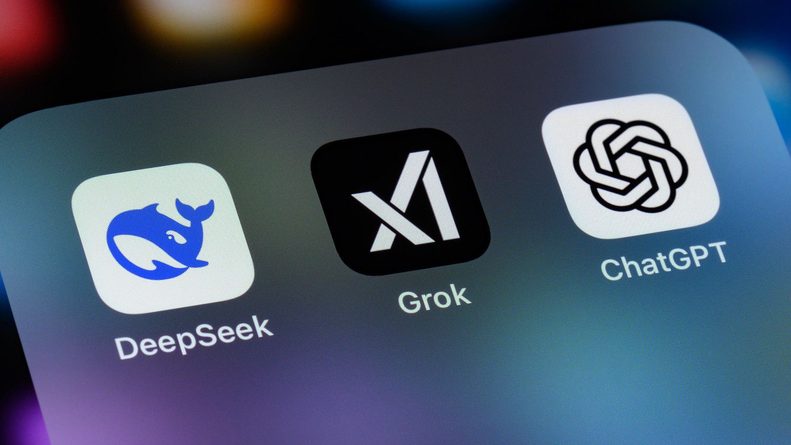 El Gobierno de España pide investigar a Grok por pornografía infantil - Telediario 2 | Ver