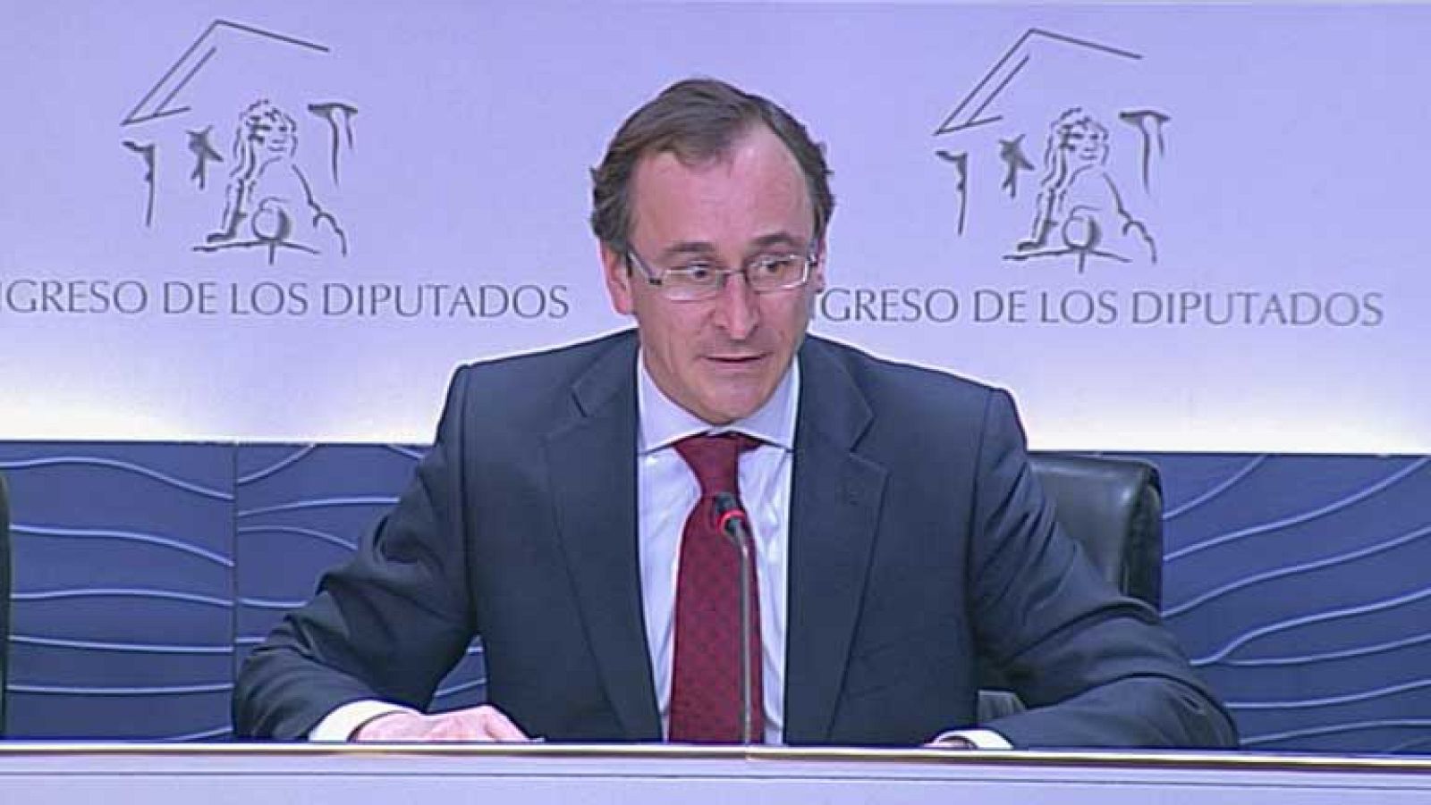 El PP acusa a Rubalcaba de poner excusas para no presentar su declaración de la renta