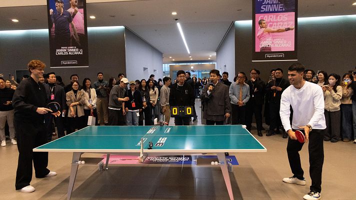 Alcaraz y Sinner se divierten antes de su primer cara a cara del a�o, una exhibici�n en Corea del Sur