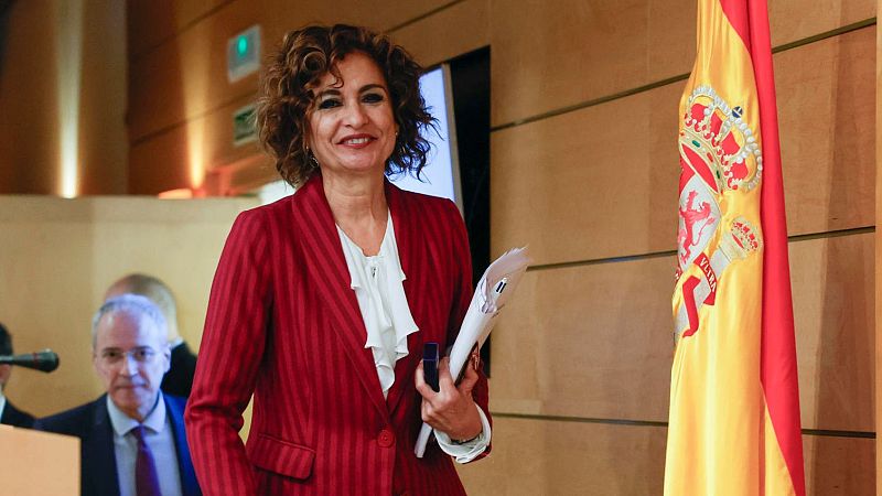 Montero propone ceder más porcentaje de impuestos a las CC.AA. en su nuevo plan de financiación