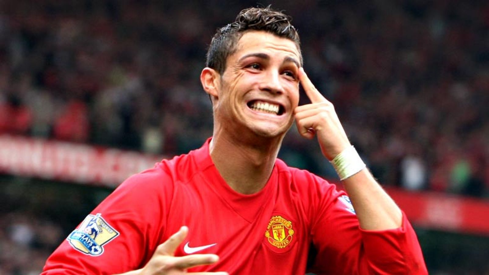 El sueño de aquel niño de Funchal que soñaba con dejar huella en el fútbol es hoy una realidad gracias a dos clubes: United y Real y dos técnicos Fergusson y Mourinho. Por eso mañana, no es un partido más. Tampoco lo fue el amistoso de 2003 entre el