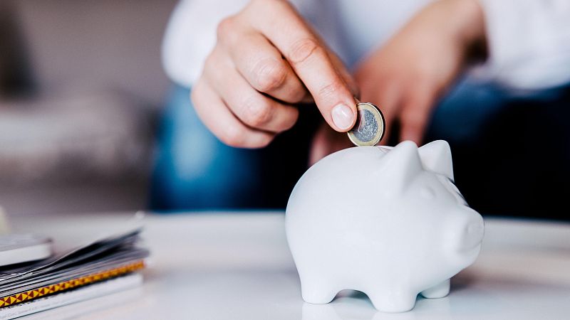 El ahorro sigue alto, pero ha bajado en los últimos trimestres | Ver