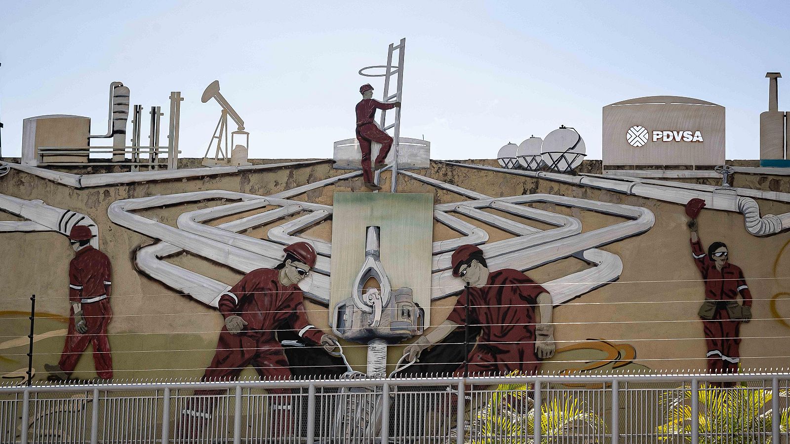 Trump blinda el dinero de las ventas del petróleo venezolano | Ver