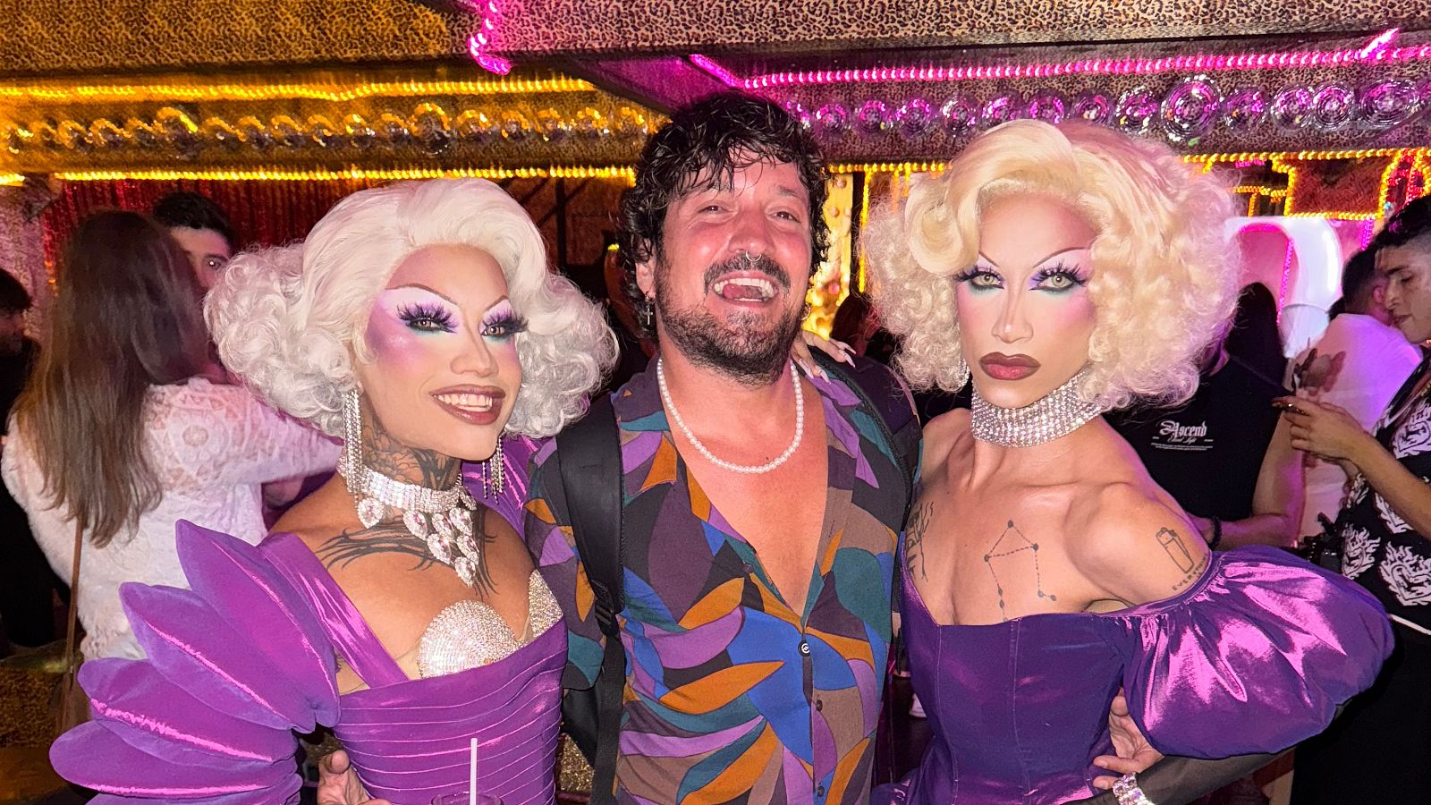 La vuelta al mundo en 80 likes - Medellín - La Vuelta al Mundo en 80 Likes | Ver