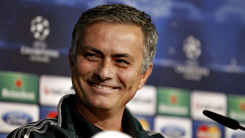 El técnico del Real Madrid, José Mourinho, no piensa retirarse  "sólo con dos 'Champions'" en su palmarés, según explicó en la rueda  de prensa previa al duelo ante el Manchester United, del que esperó  que "cumpla las expectativas" y sea "un gran es