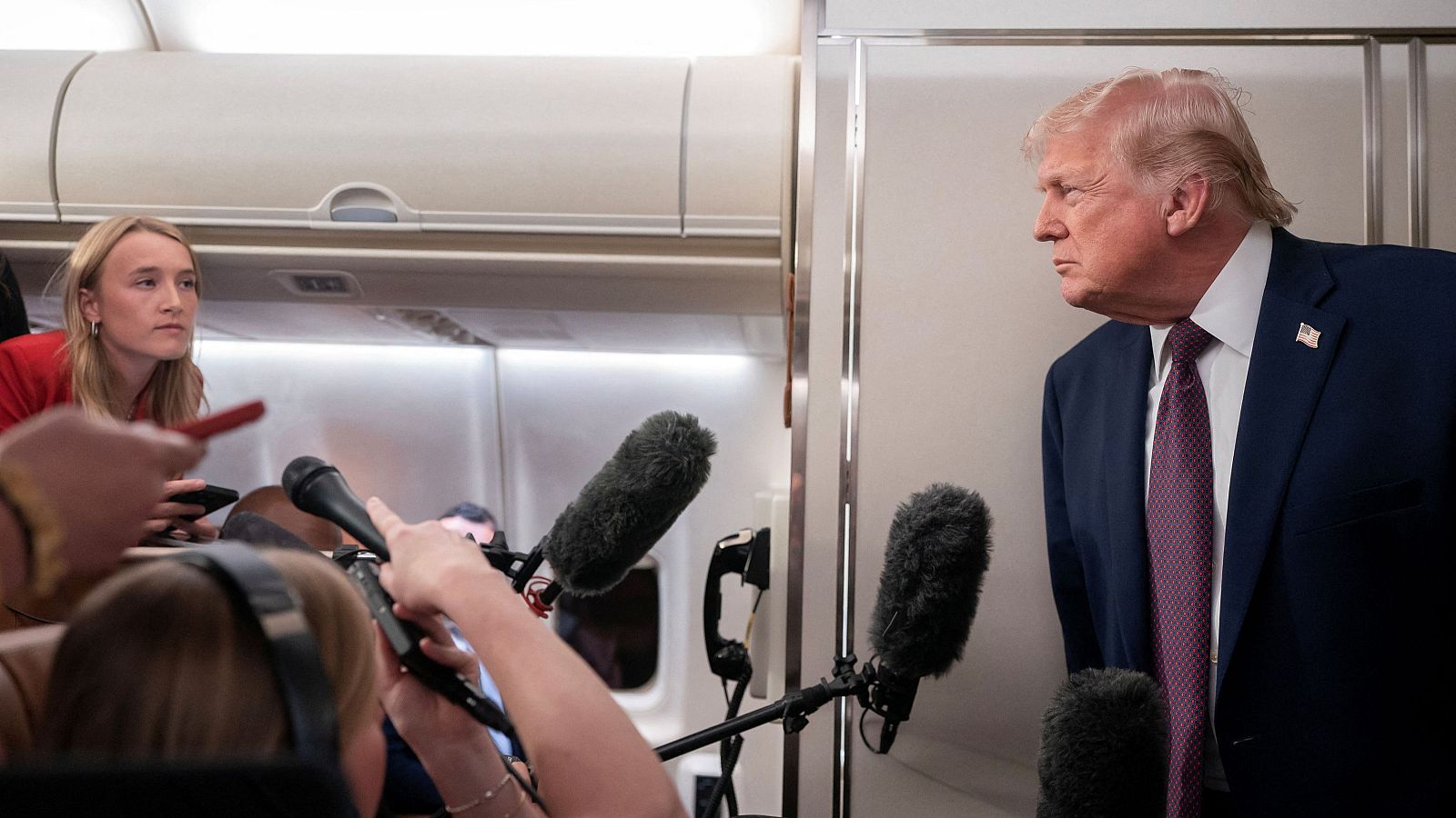 Continúa la liberación de presos en Venezuela mientras Trump elogia a su presidenta y sigue presionando a Cuba | Ver