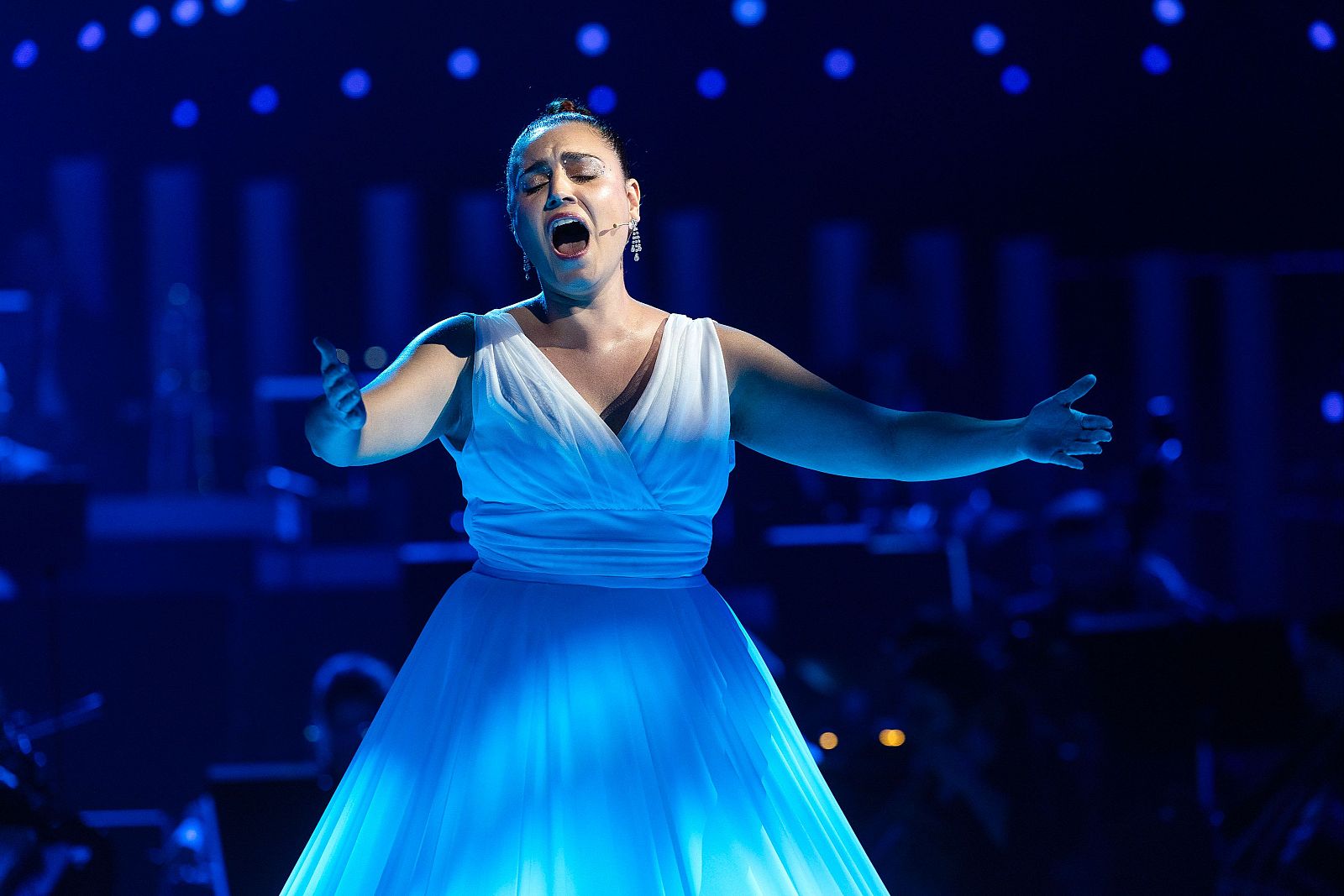 Klaudya interpreta "Casta Diva" de la ópera Norma de Bellini - Aria, locos por la ópera | Ver