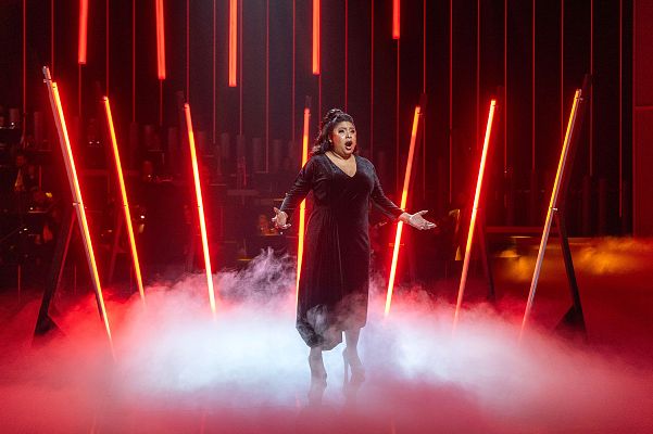 Aria, locos por la ópera - Merlyn interpreta "Stride la vampa", de Il trovatore de Verdi