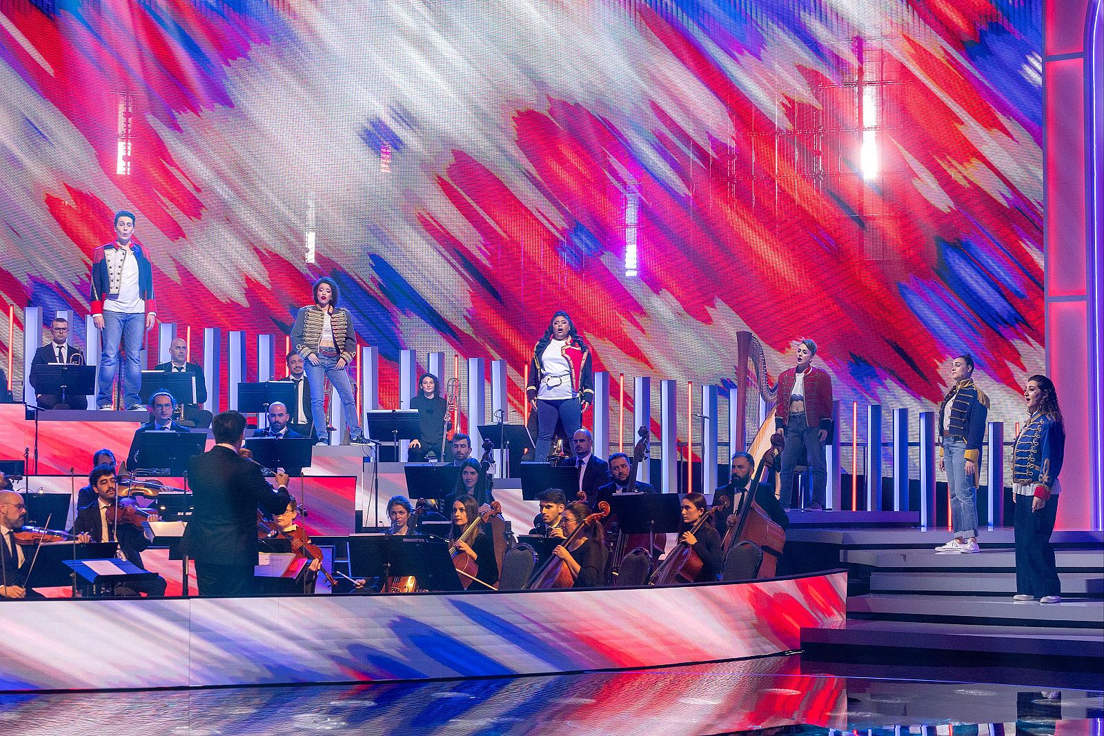 Los finalistas interpretan "Viva la vida" de Coldplay - Aria, locos por la ópera | Ver