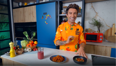 Amanida de pop, fideuà de calamar i smoothie