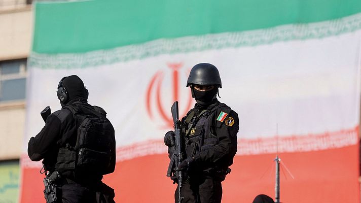 Telediario 2 - Tras Venezuela, Trump dirige ahora sus amenazas a Irán