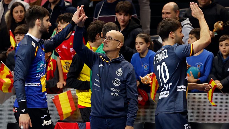 Jordi Ribera, entrenador de los Hispanos, habla sobre la nueva generación de jugadores antes del Europeo de balonmano | Ver