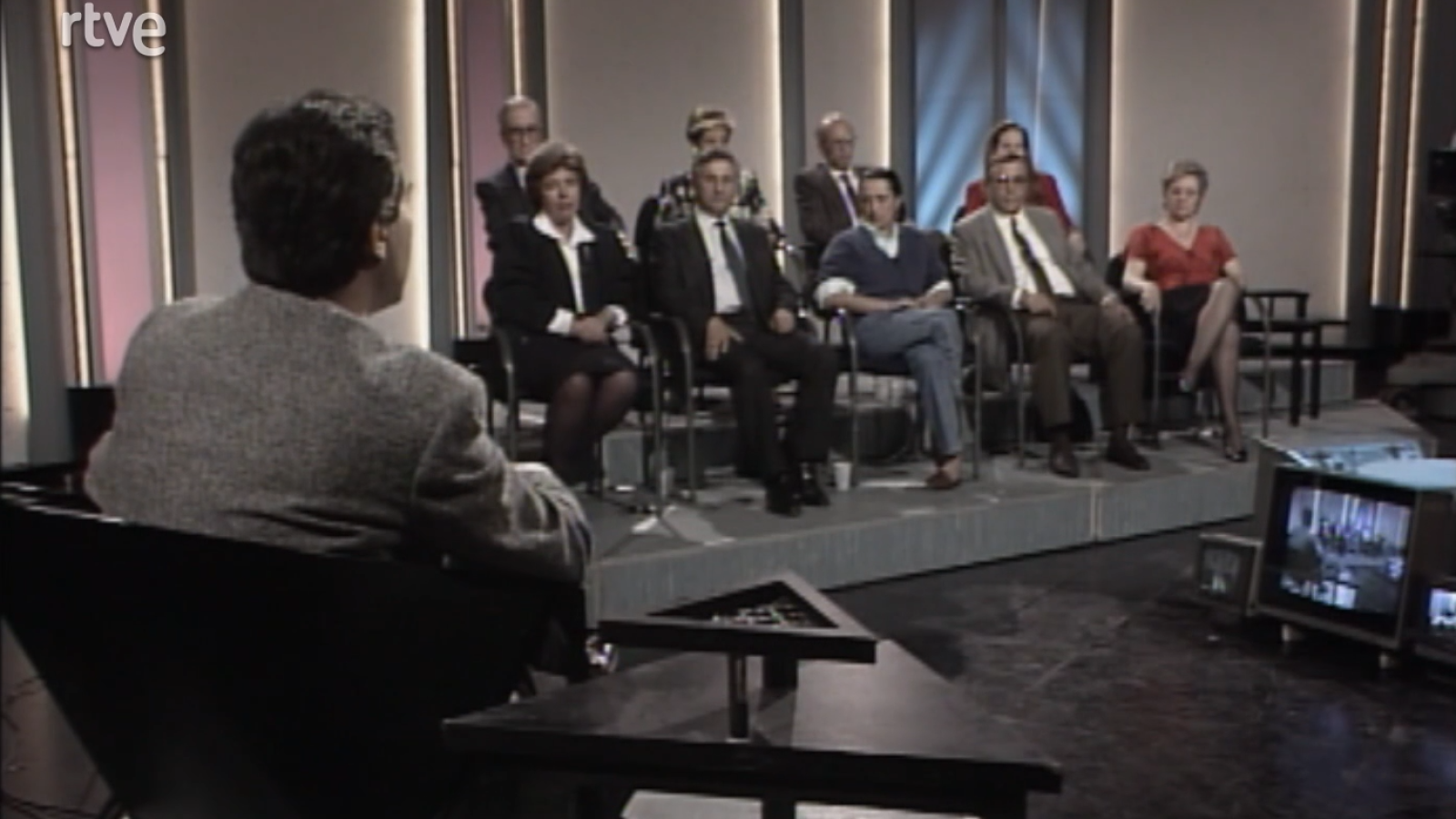 En familia - Los padres denuncian - En familia (1987-1989) | Ver