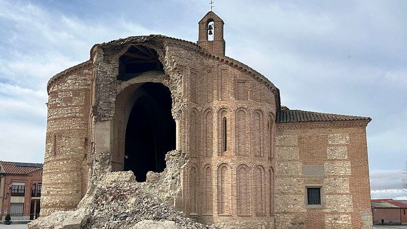 Investigan las causas del derrumbe en la iglesia mud�jar de Muriel de Zapardiel, en Valladolid