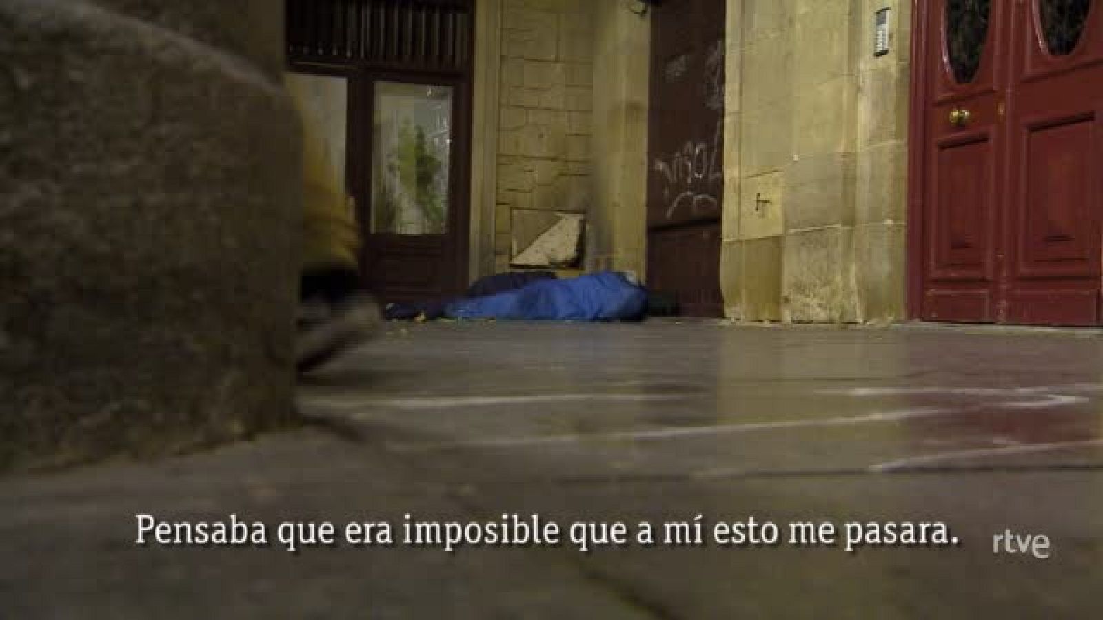 RTVE lanza la campaña 'la solidaridad calienta más que el fuego' en apoyo a las personas sin hogar | Ver