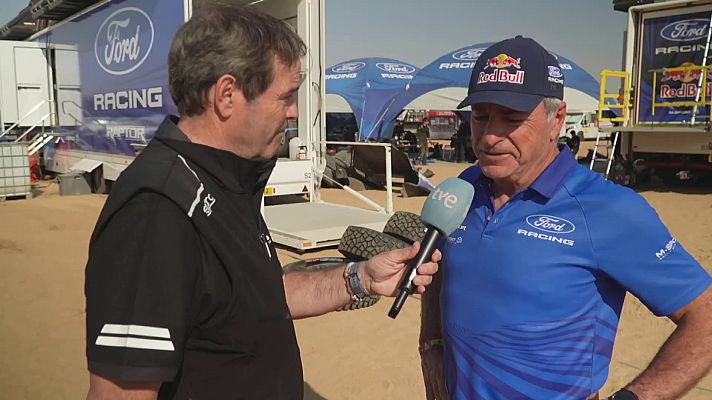 Carlos Sainz, tras quedarse sin opciones en el Dakar: "Mal d�a en la oficina"