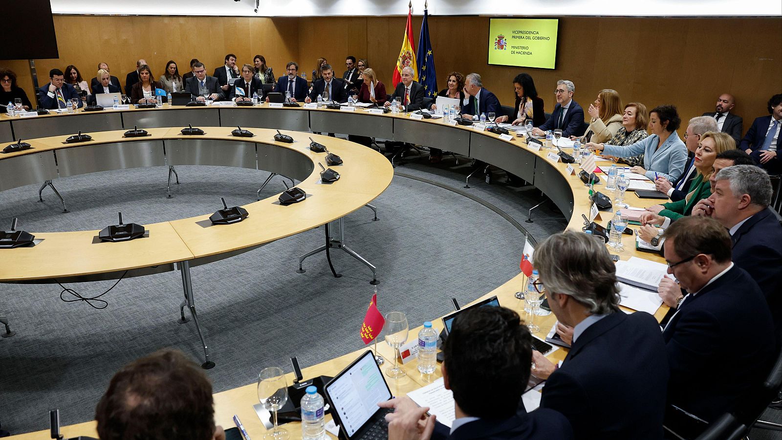 Todas las CC.AA., salvo Catalu�a, rechazan el nuevo modelo de financiaci�n, que Montero avanza que ser� voluntario