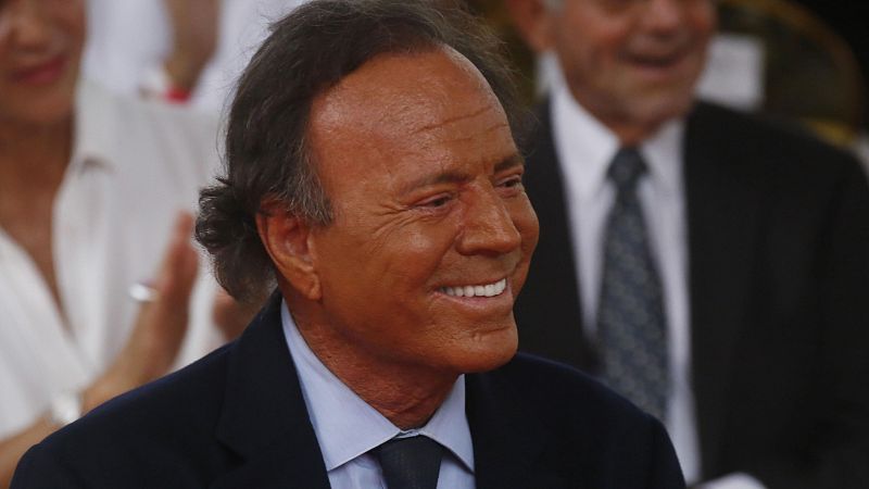 Las denunciantes de Julio Iglesias se tuvieron que someter a pruebas ginecológicas para trabajar