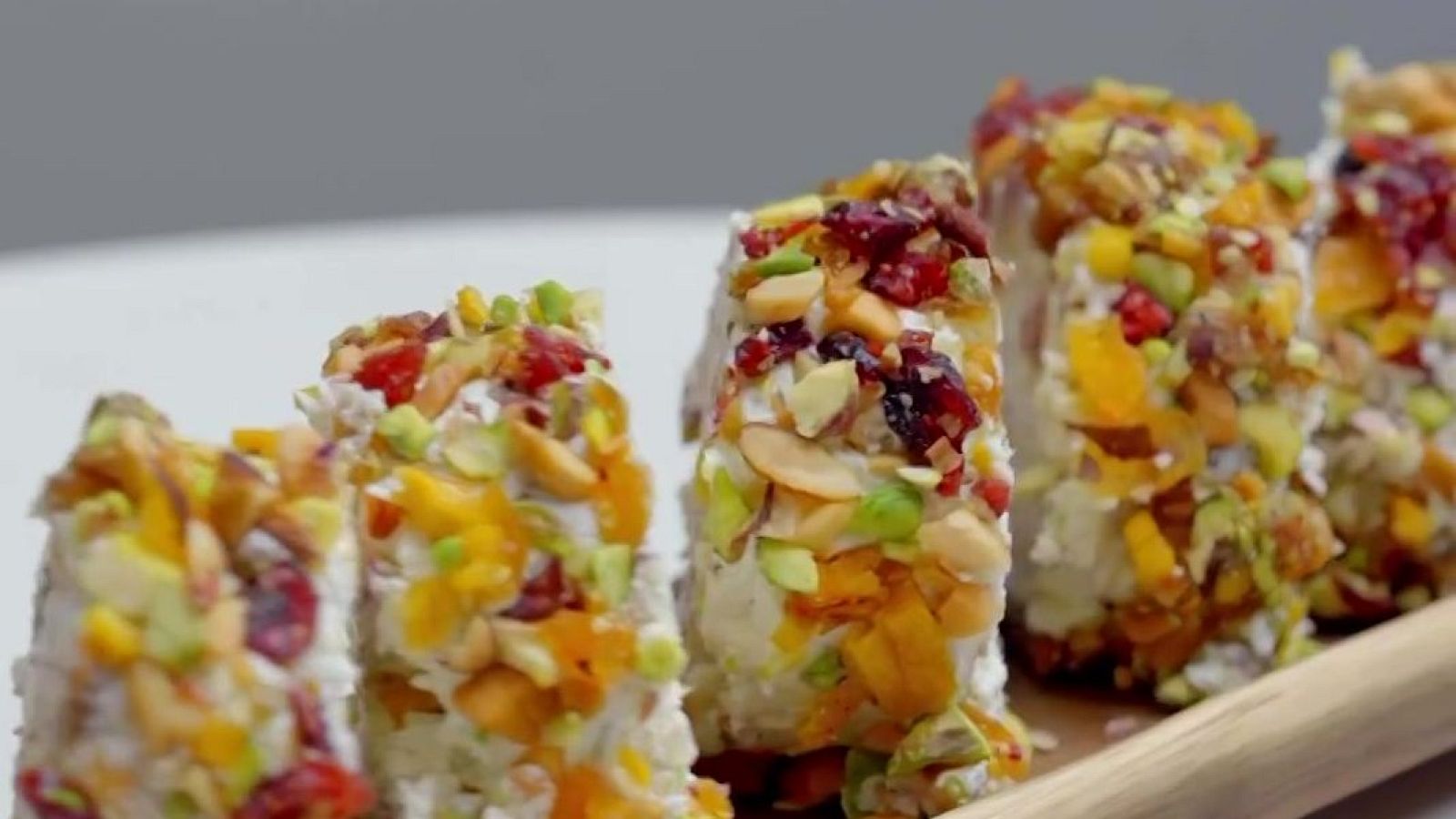 Aperitiu de formatge crema - Cuina brutal - Cuina Brutal | Veure