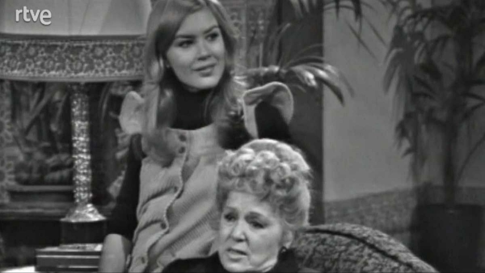 Teatro - Diario íntimo de la tía Angélica - Teatro en el Archivo de RTVE | Ver