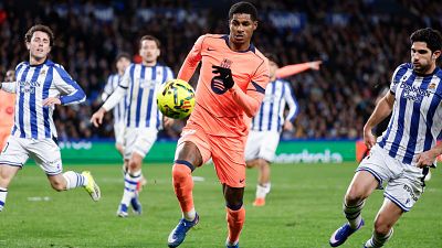 Gon�alo Guedes impulsa a la Real Sociedad para derrotar 2-1 al Bar�a y apretar de nuevo la Liga