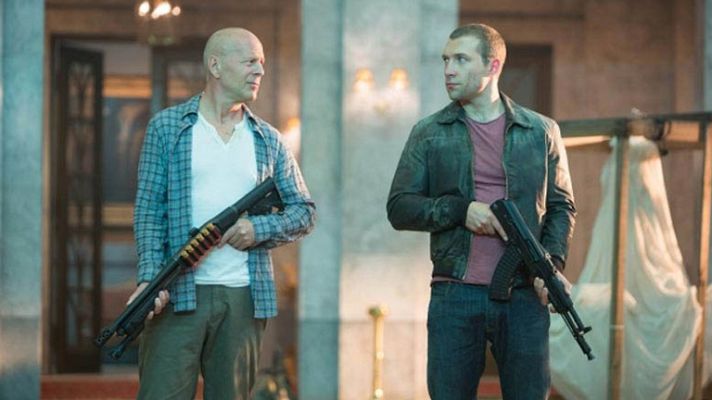 Cultura en Rtve.es - Clip exclusivo de la película 'La jungla: Un buen día para morir', con la que Bruce Willis celebra el 25 aniversario de la saga.