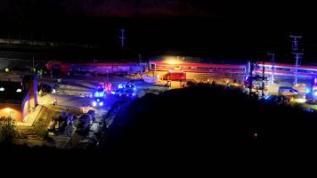 Al menos 39 muertos y m�s de cien heridos al descarrilar dos trenes de alta velocidad en la localidad cordobesa de Adamuz