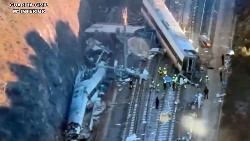 Imágenes aéreas del accidente de dos trenes de alta velocidad en Adamuz, Córdoba